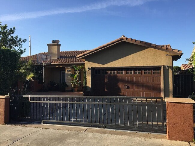 Building Photo - Spectacular-Remodeled 4-Bedroom Home with Pool, Spa, + 600 sqft Bonus Space in lovely Sylmar neig...