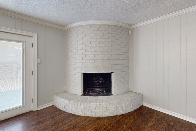 Building Photo - 1407 Skrivanek Ct