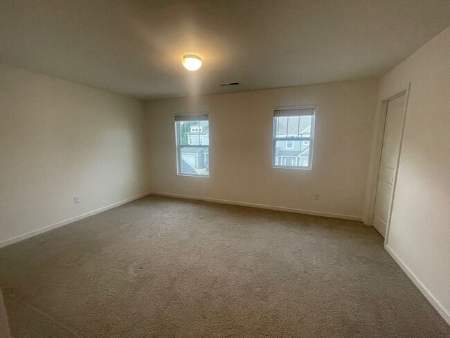 Building Photo - 207 Solacium Ln