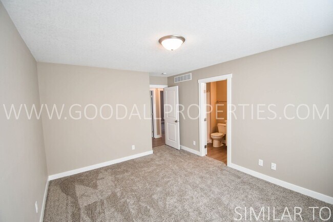 Building Photo - Must see this 4 Bedroom Walkout Ranch Style in Desoto