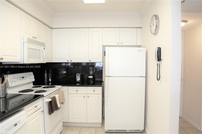 Building Photo - 2501 S Ocean Dr