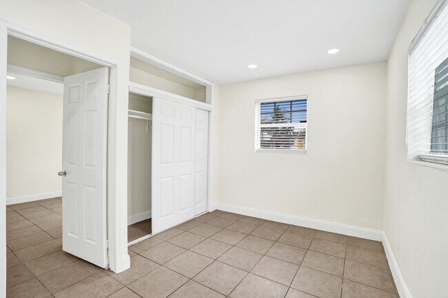 Building Photo - 4BR Corner Home (4th from FL Room) | No HOA | Large Fenced Yard | Move-In Ready