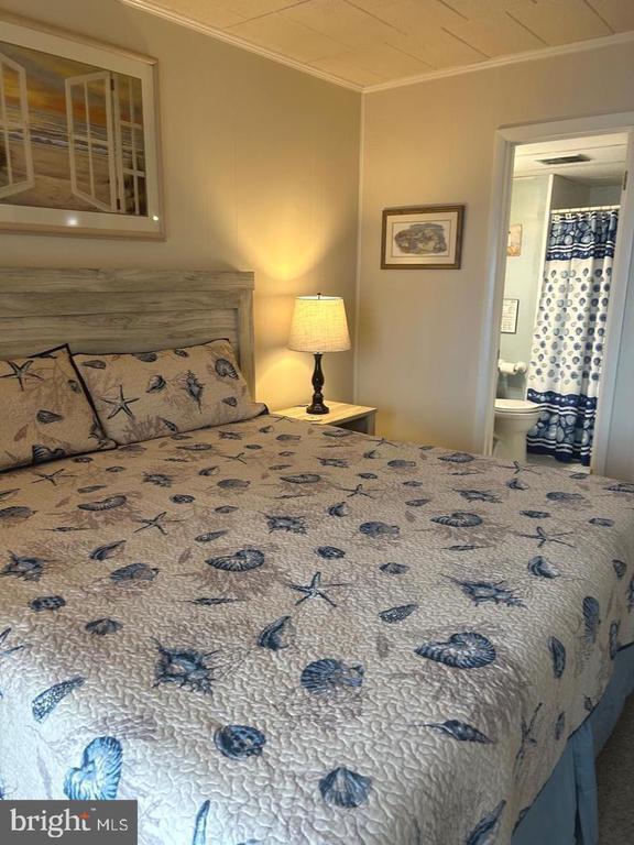 Building Photo - 745 Mooring Rd