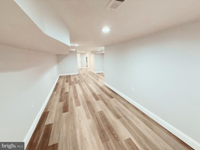 Building Photo - 714 Dolphin St