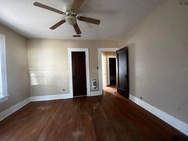 Building Photo - 2123 Ave G