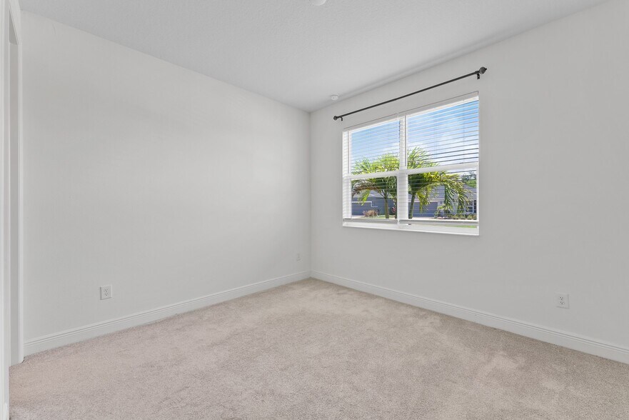 Building Photo - 7322 34th Ct E