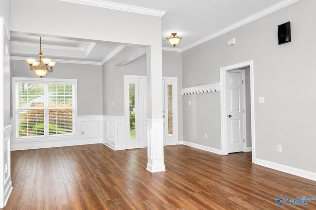 Building Photo - 103 Tudor Pl