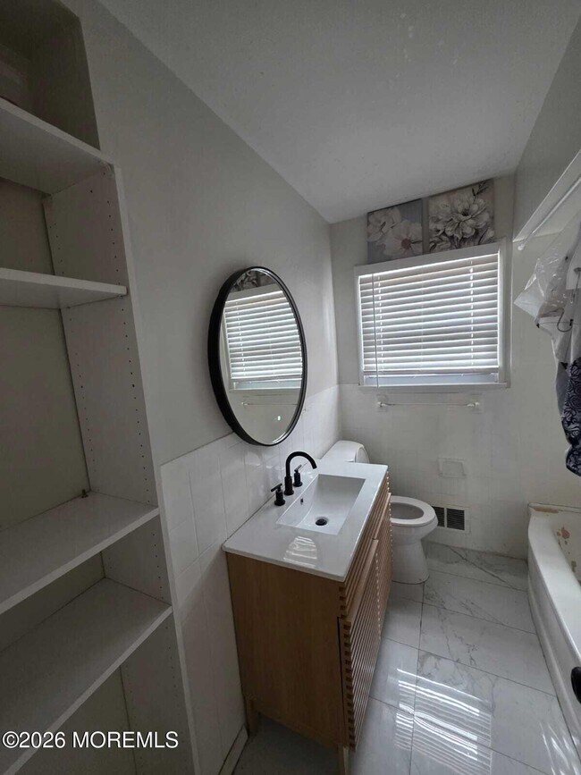 Building Photo - 14 Nathan Ave