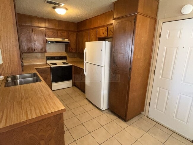 Building Photo - 1502 Linda Ln