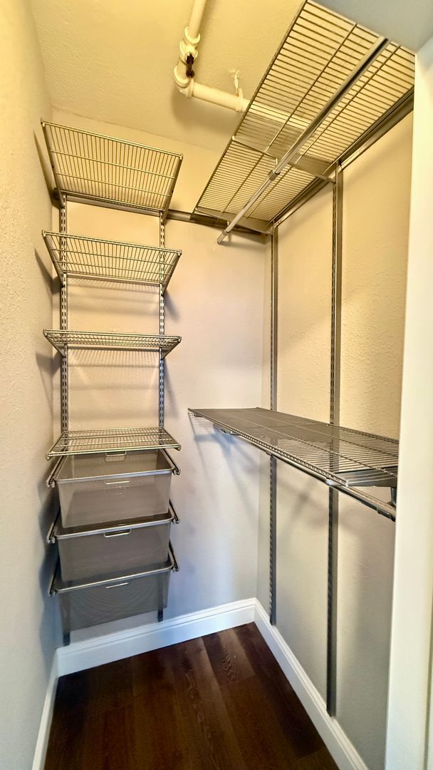 Building Photo - Bright 1BR/1BA w/ City Views, Amenities and just Steps to Embarcadero -AMSI