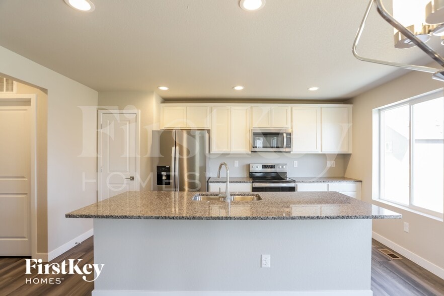 Building Photo - 10376 Horton Dr