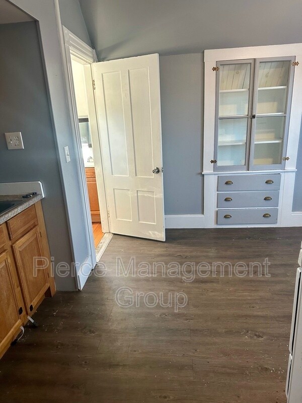 Building Photo - 6 Blake St