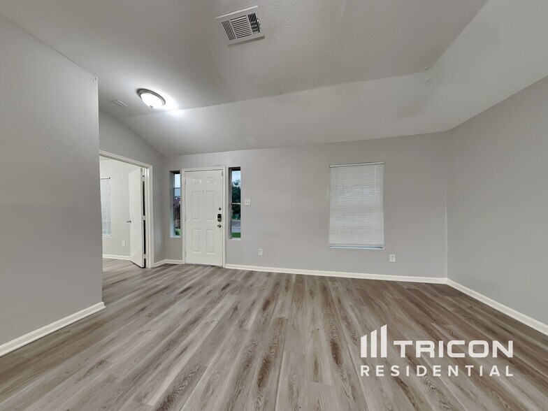 Building Photo - 12638 Burdine St