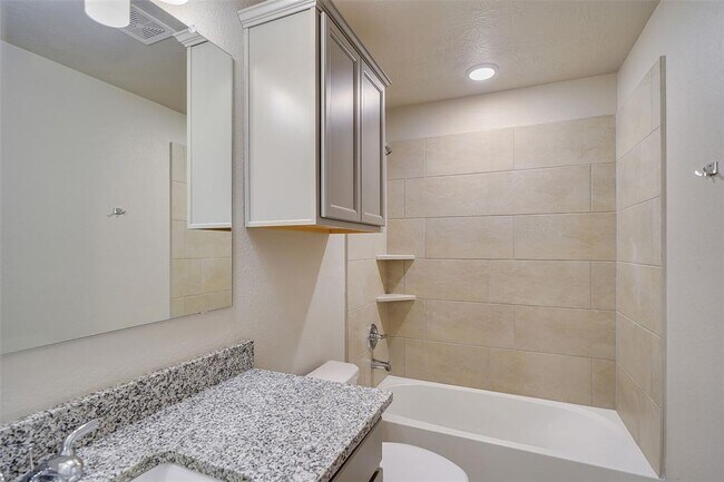 Building Photo - 1026 Tomball Downs Dr