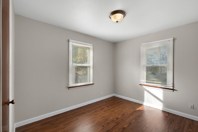 Building Photo - MOVE IN READY! Passed Occupancy!!! Move in BEFORE the holidays! Refrigerator included.