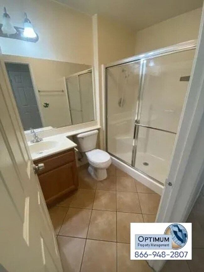 Building Photo - Spacious 4-Bedroom Home with 3-Car Garage & Downstairs Suite!