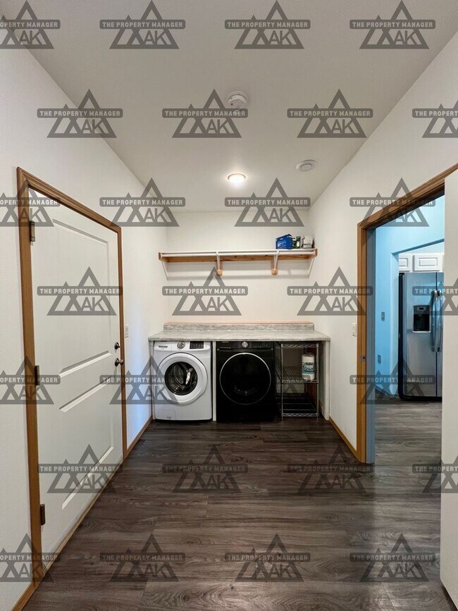 Building Photo - Spacious & Dog-Friendly 3BD/2BA Home with ...