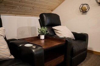 Building Photo - 235 Paradise Dr