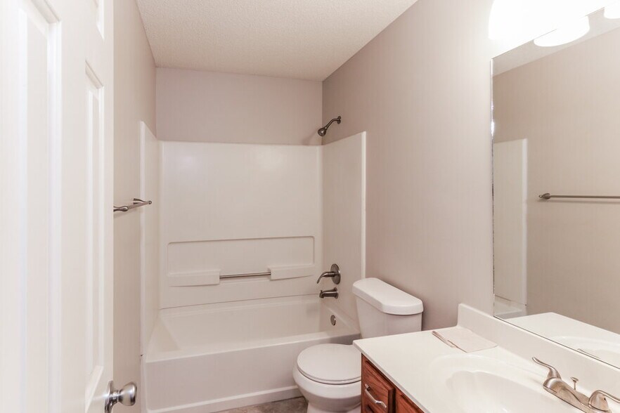 Building Photo - 10326 Curtis Dr