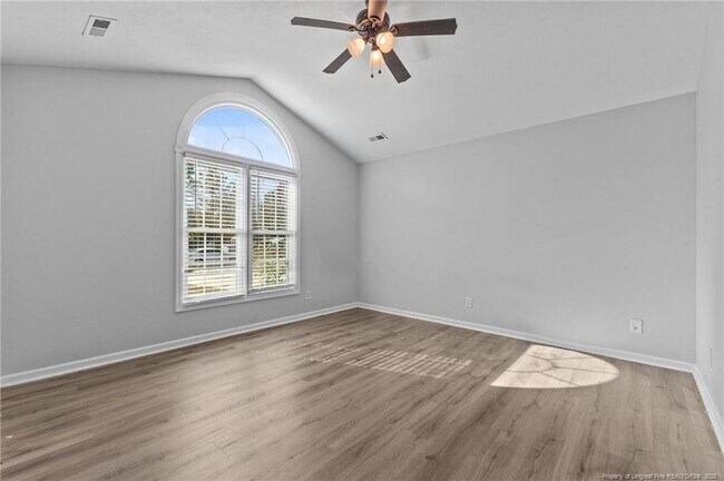 Building Photo - 7780 Buttonwood Ave