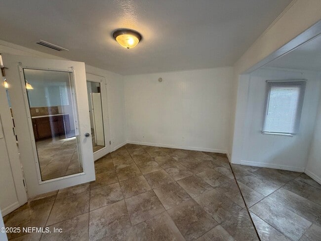 Building Photo - 2490 Woolery Dr