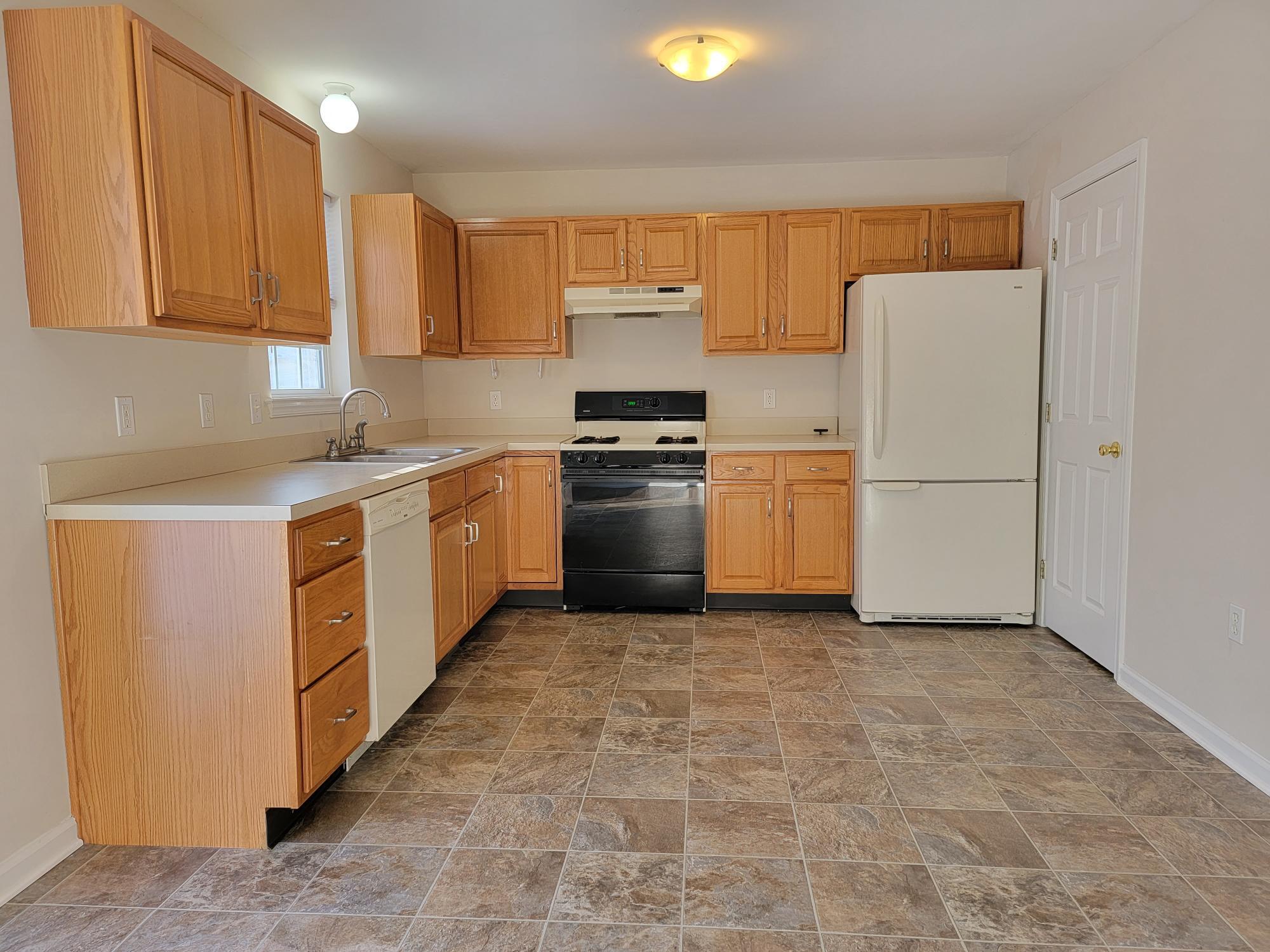 Building Photo - 673 Rockwood Dr