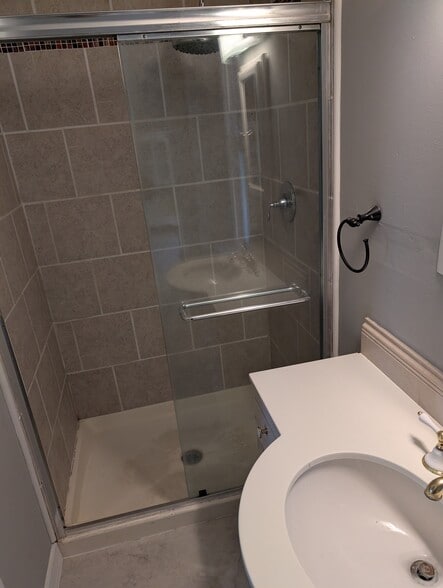 Building Photo - 3415 Pleasant Pl