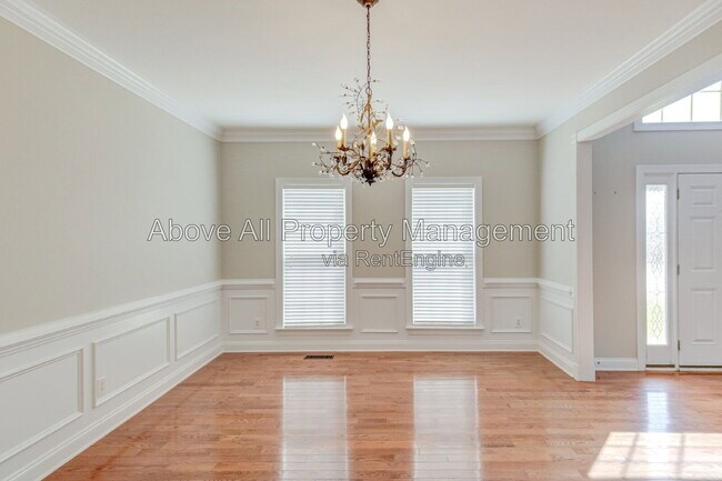 Building Photo - 2041 Jadewood Dr