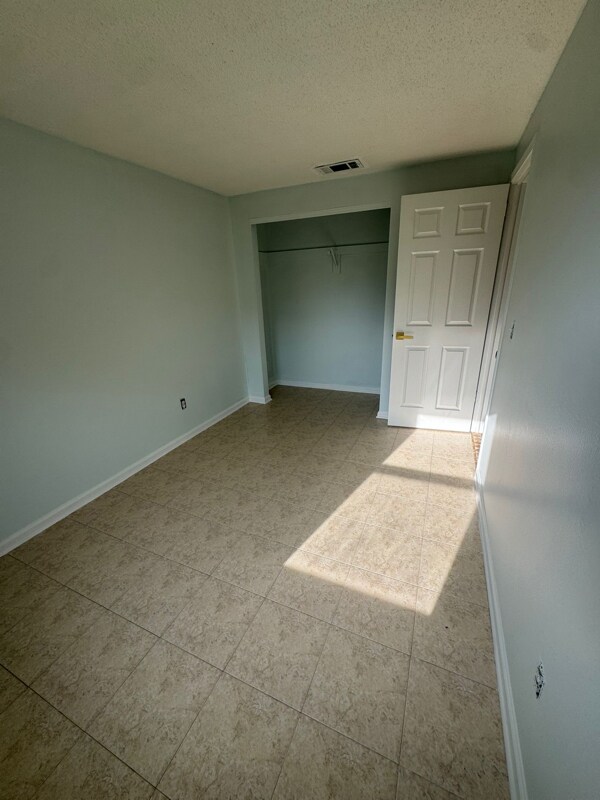 Building Photo - 2196 Luana Dr E