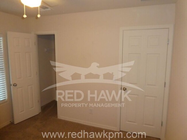 Building Photo - Gorgeous Three Bedroom plus Loft, Two and ...