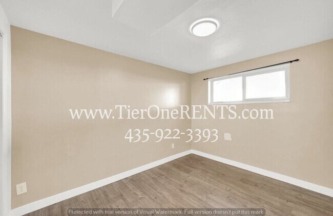 Building Photo - This property offers a NO DEPOSIT option available for qualified renters!