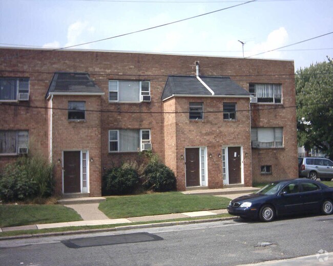 Primary Photo - 2137-2141 Forrester Ave