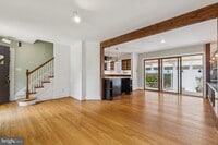 Building Photo - 1610 N Greenbrier St