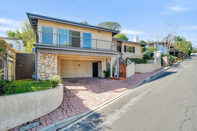 Building Photo - 15470 Longbow Dr
