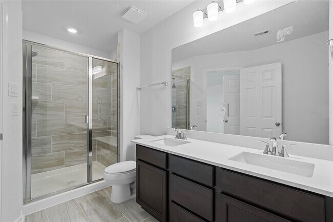 Building Photo - 2800 Cordova Hl Dr