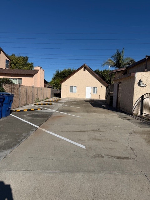 Building Photo - 174 Bethune Way