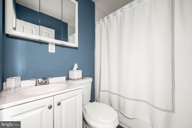 Building Photo - 1510 W York St