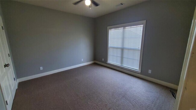 Building Photo - 9765 Helmsley Cir