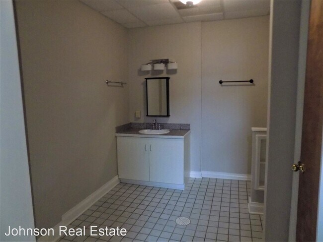 Building Photo - 505 N 4th St