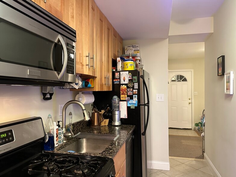 Building Photo - 213 19th St NE