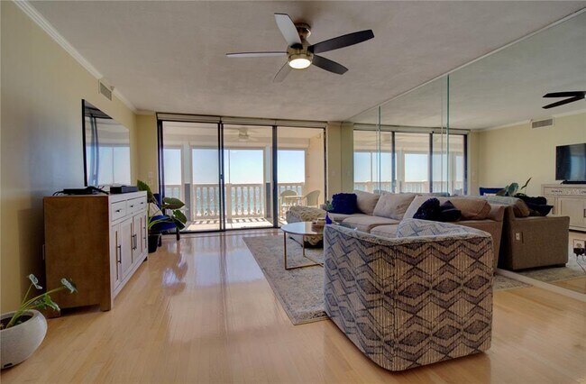 Building Photo - 6600 Sunset Way