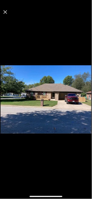 Building Photo - 501 Cherry Cir