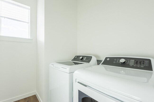 Building Photo - Brand New Home in an Amenity Filled Neighborhood