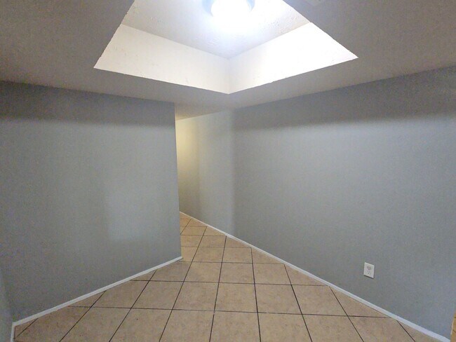 Building Photo - 3906 Postwood Dr