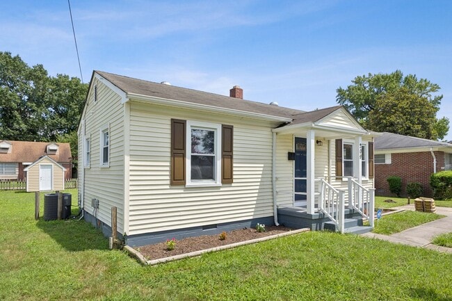 Building Photo - Updated ranch in Portsmouth!