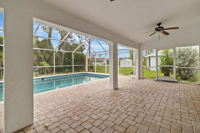 Building Photo - 1040 Bay Harbor Dr