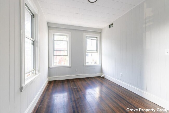 Building Photo - 4 bedroom in Boston MA 02127