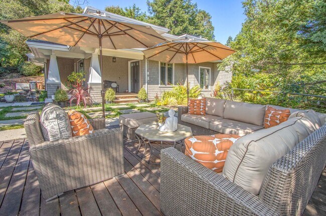 Building Photo - Stunning 4Bed/5bath Home in Kentfield
