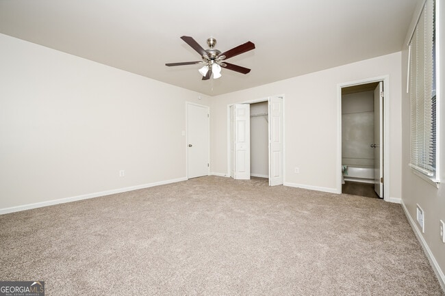 Building Photo - 40 Derby Country Dr