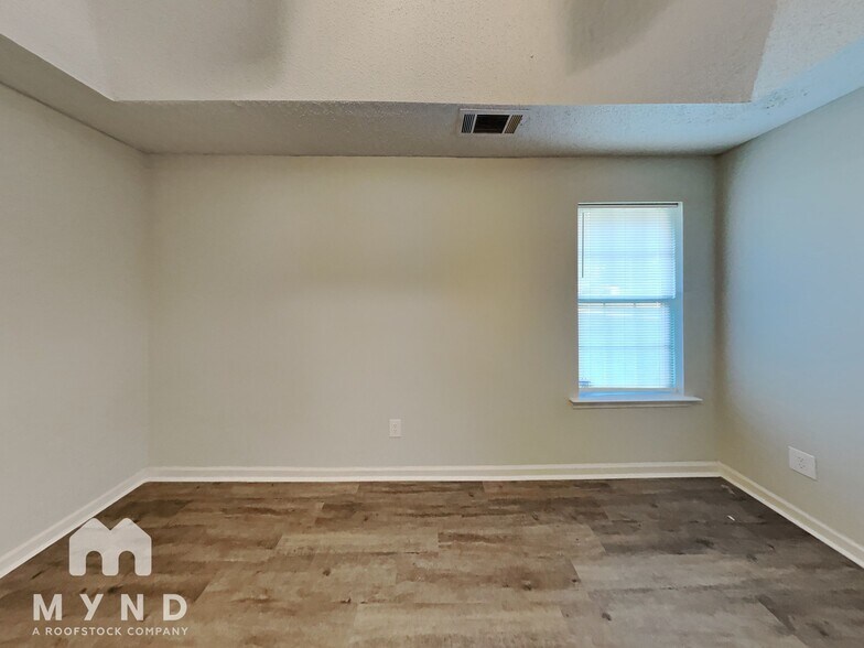 Building Photo - 1288 N Hampton Dr